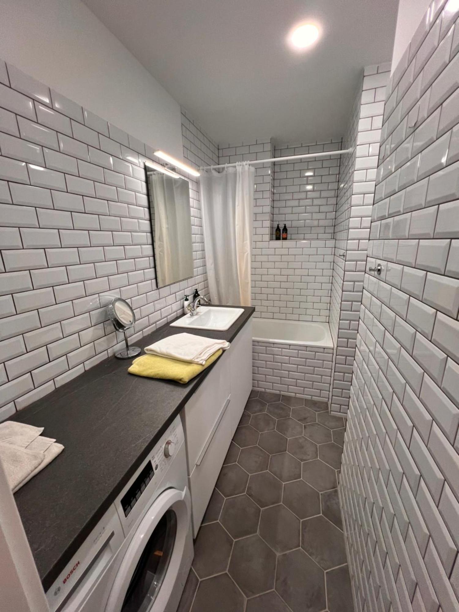 Orient Express Paris-Pressburg By Zazi Apartment Luaran gambar